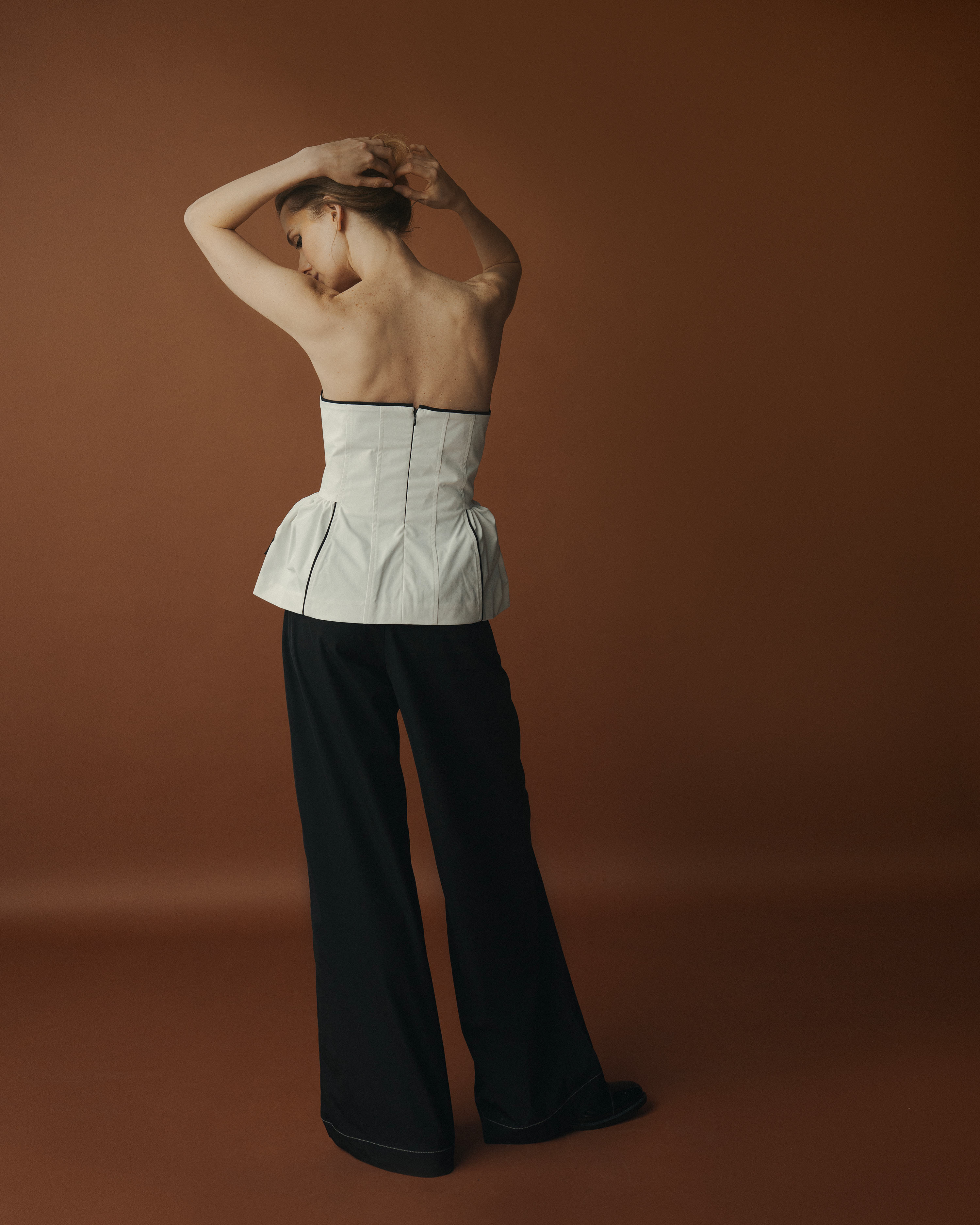 TOPS – Kika Vargas