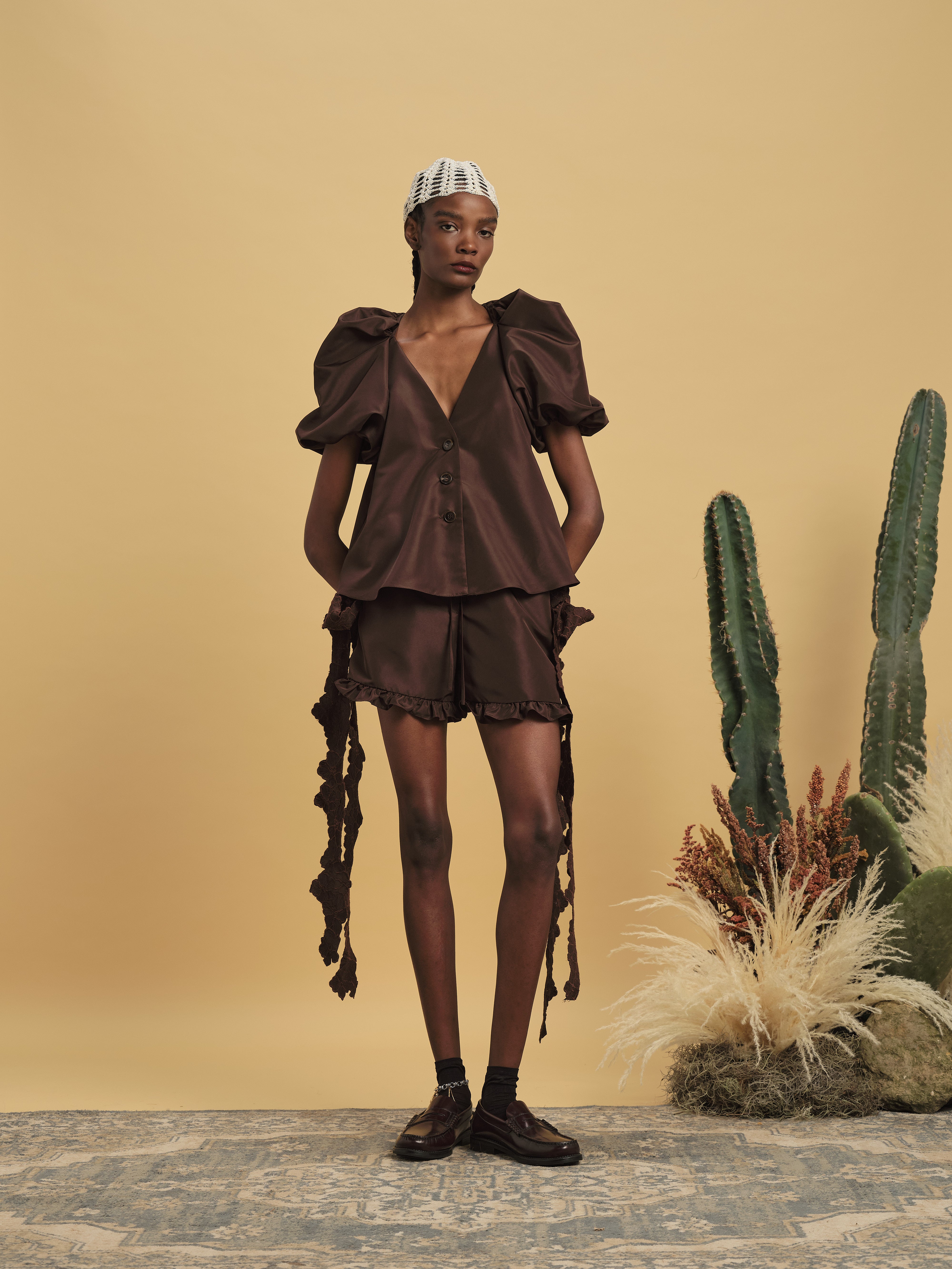 【美品】  Kika Vargas / キカ バルガス | エンブロイダリー ノースリーブ トップス | M | ベージュ/ブルー | レディース TOPS – Kika Vargas