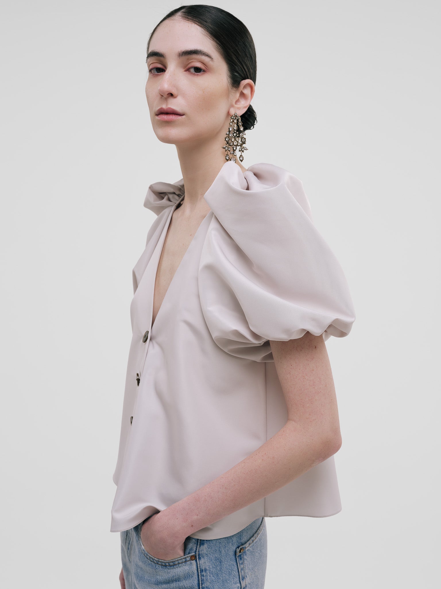 TOPS – Kika Vargas